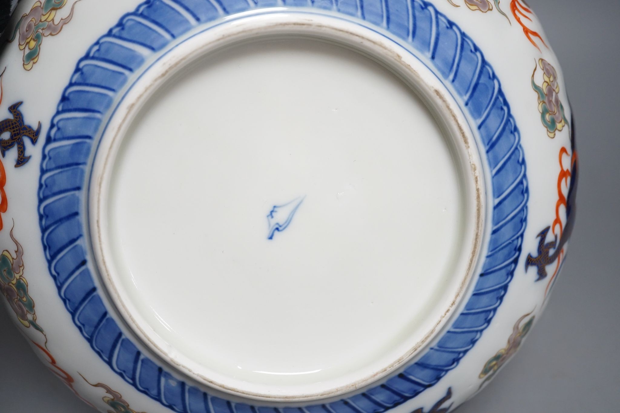 A Japanese Imari petal lobed bowl, by Fukugawa, 25 cms diameter.